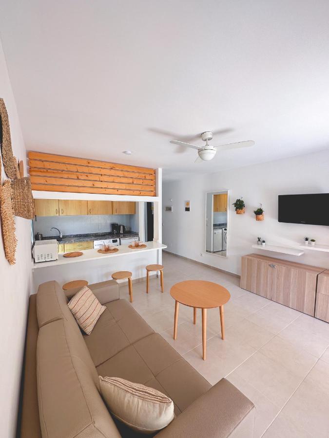 Seaside Apartment Corralejo : A Cozy Holiday Home In A Peaceful Well Located Green Complex Exterior photo