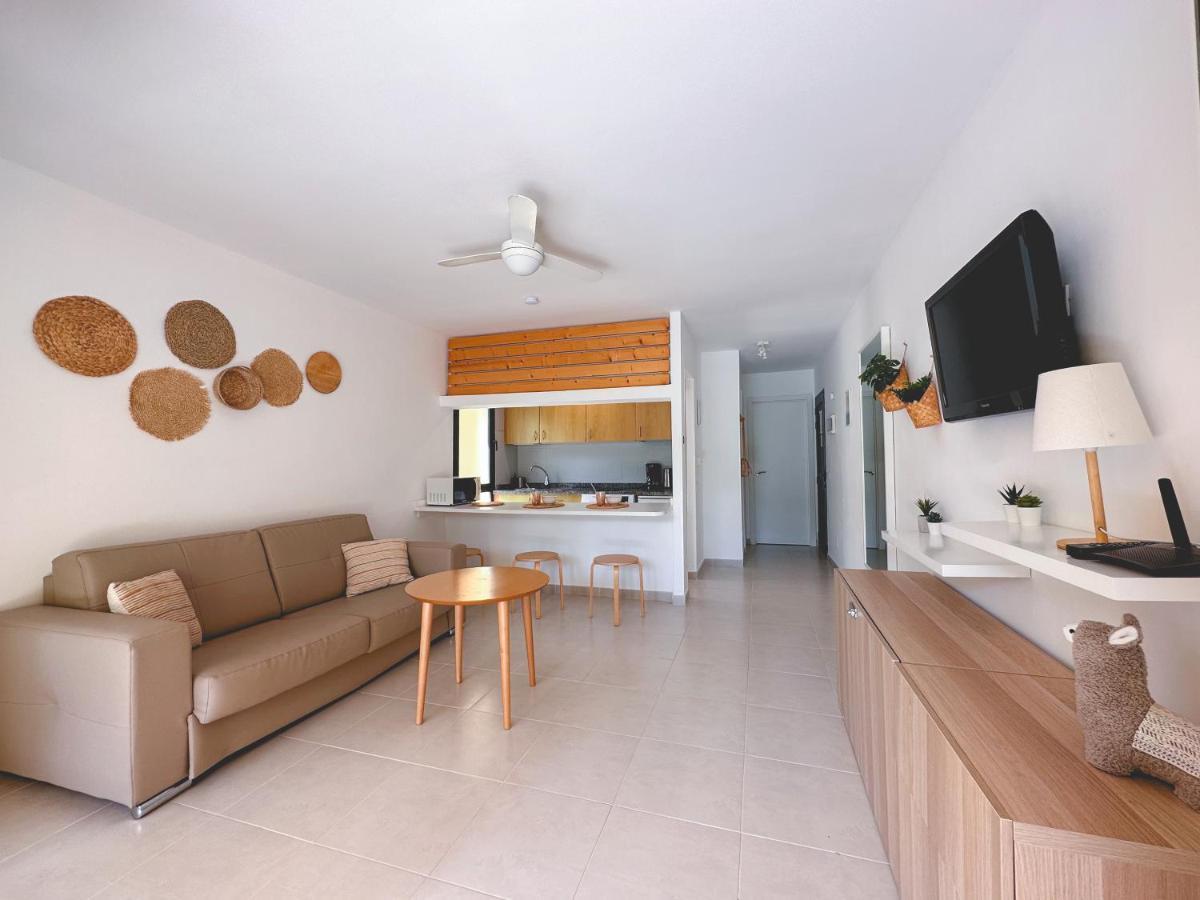 Seaside Apartment Corralejo : A Cozy Holiday Home In A Peaceful Well Located Green Complex Exterior photo
