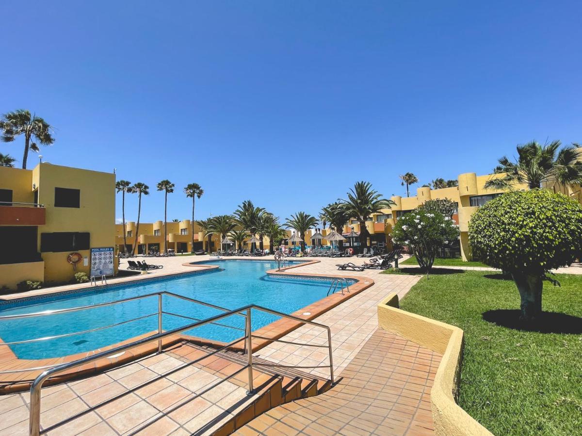 Seaside Apartment Corralejo : A Cozy Holiday Home In A Peaceful Well Located Green Complex Exterior photo