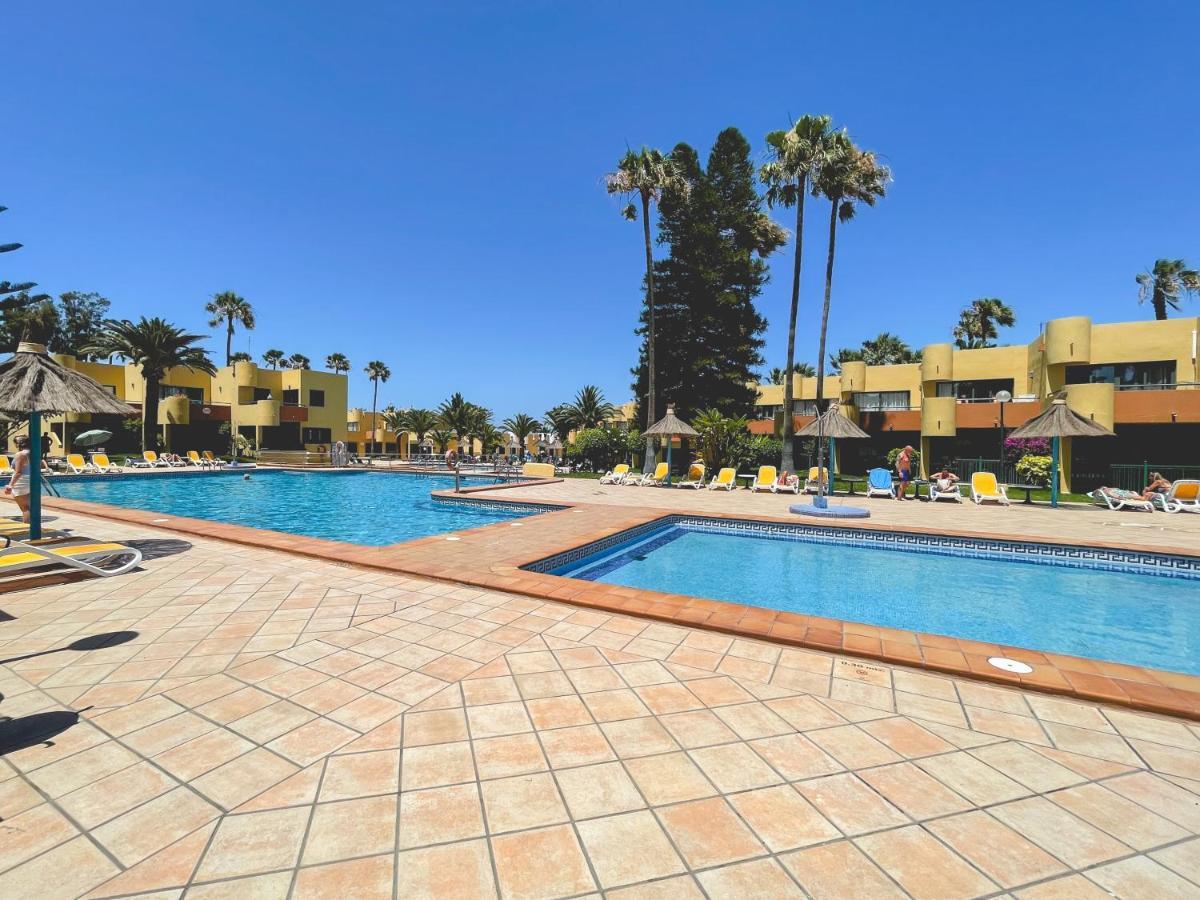 Seaside Apartment Corralejo : A Cozy Holiday Home In A Peaceful Well Located Green Complex Exterior photo